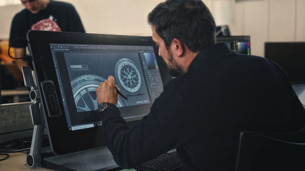 L'esclusivo look "quadrante d’orologio" del nuovo pneumatico Vredestein Ultrac Pro segna 25 anni di collaborazione con Italdesign