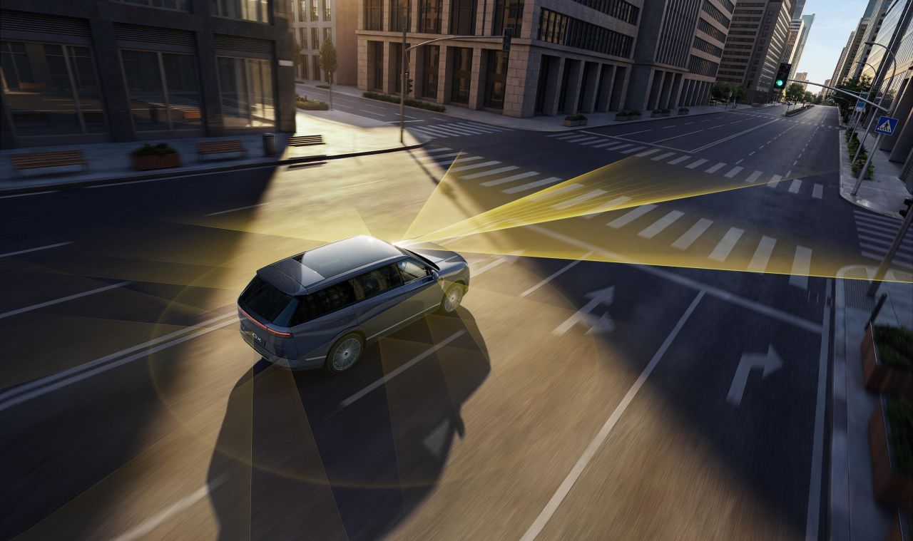 Uno studio indipendente condotto in diversi Paesi e commissionato da XPENG rivela un crescente divario tra l'accettazione intellettuale dell'IA da parte dell'Europa e la sua prontezza emotiva nei confronti della mobilità autonoma.