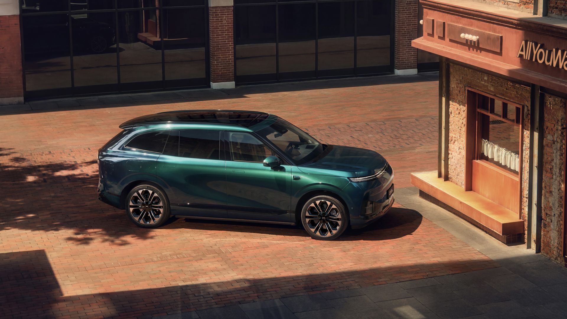 XPENG G9L Global Version Paris MotorShow